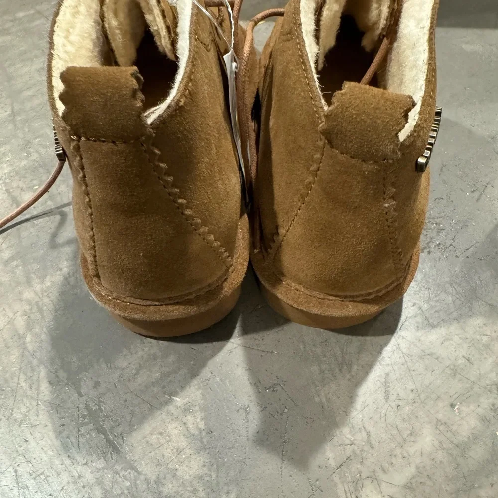 BEARPAW Skye Youth- unisex fur boot “never wet” cute cozy comfy and so cool 😎!